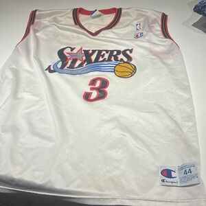 Allen Iverson 76ers white jersey (replica)